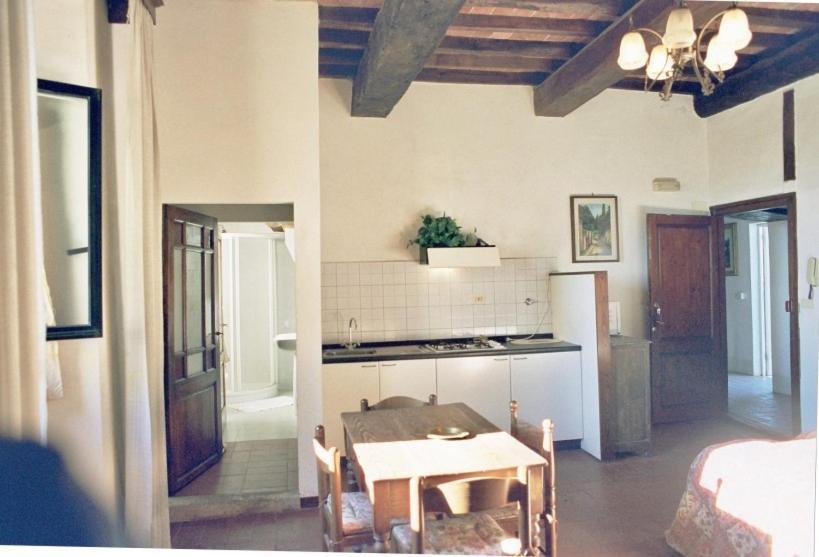 Agriturismo Il Palazzaccio Villa Galliano Bagian luar foto