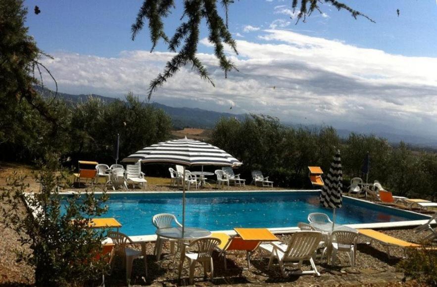 Agriturismo Il Palazzaccio Villa Galliano Bagian luar foto